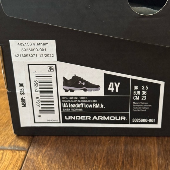 NIB- Under Armour Baseball / Tee-ball Youth Cleats - Picture 8 of 8